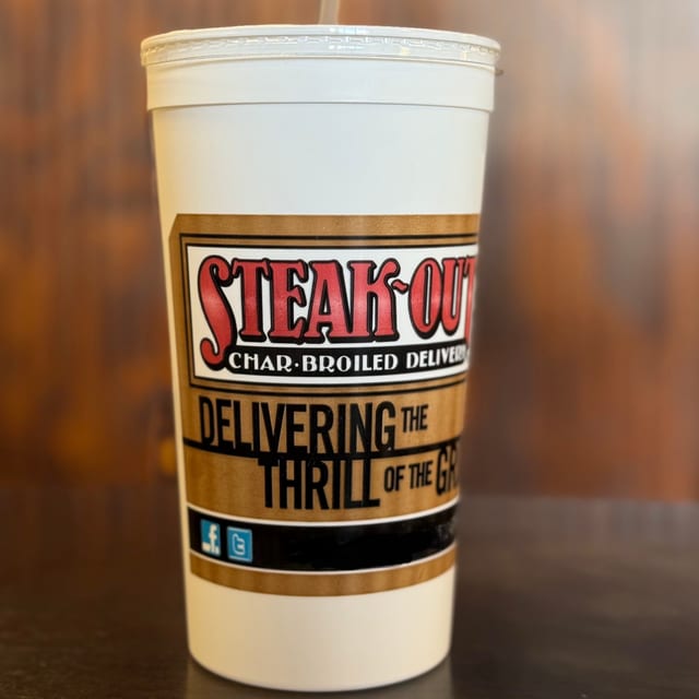 32oz Fountain Drink.